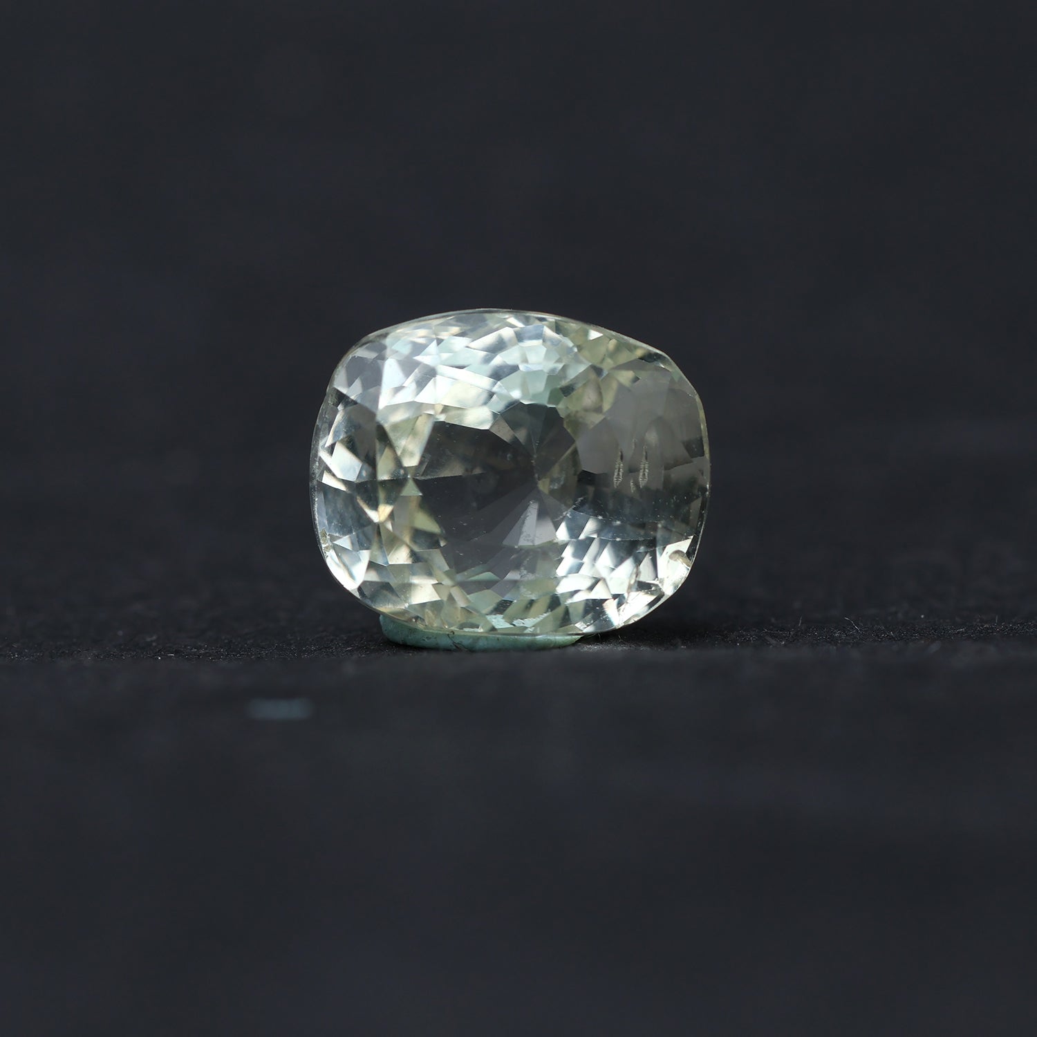 Yellow Sapphire - 5.15 Carat (Ceylon)