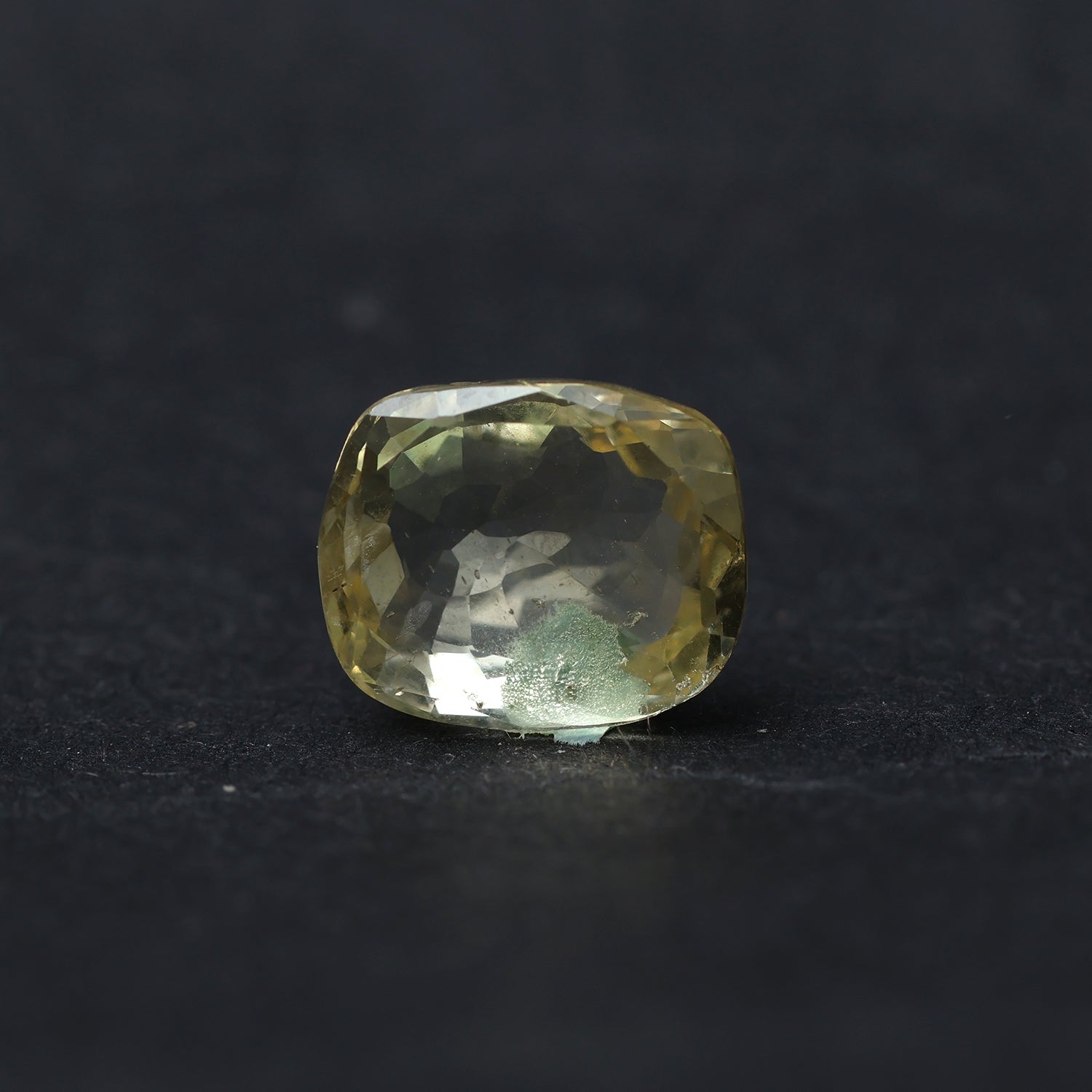 Yellow Sapphire - 5.00 Carat (Ceylon)