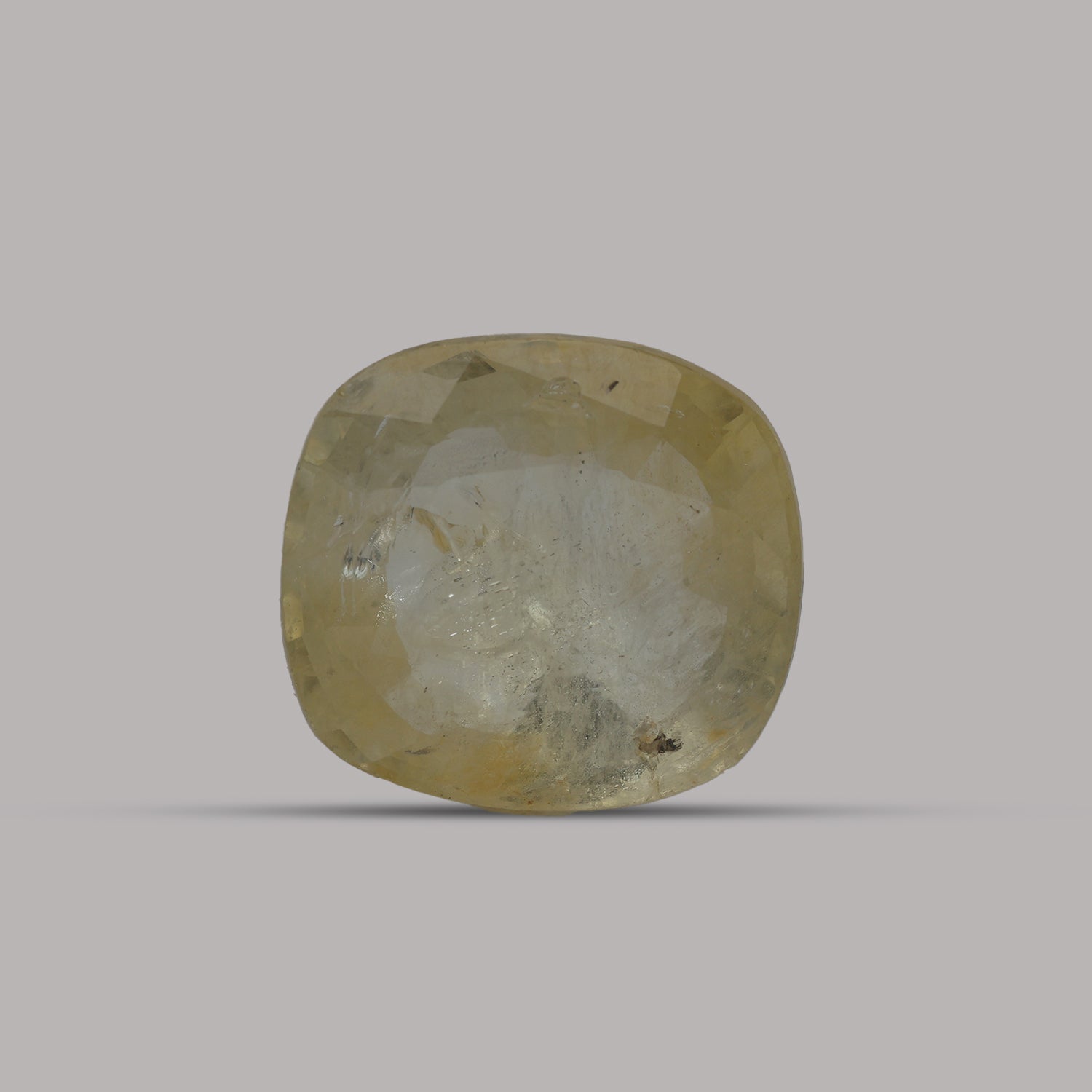 Yellow Sapphire - 9.63 Carat (Ceylon)