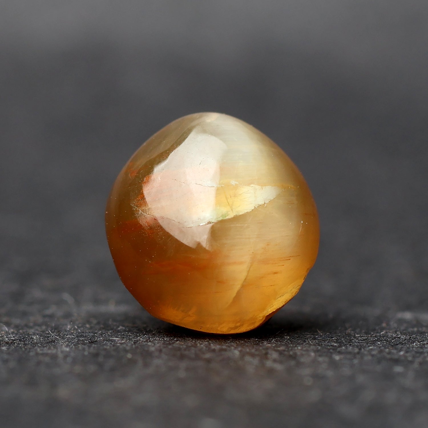 Cat’s Eye ceylon - 2.45 Carat