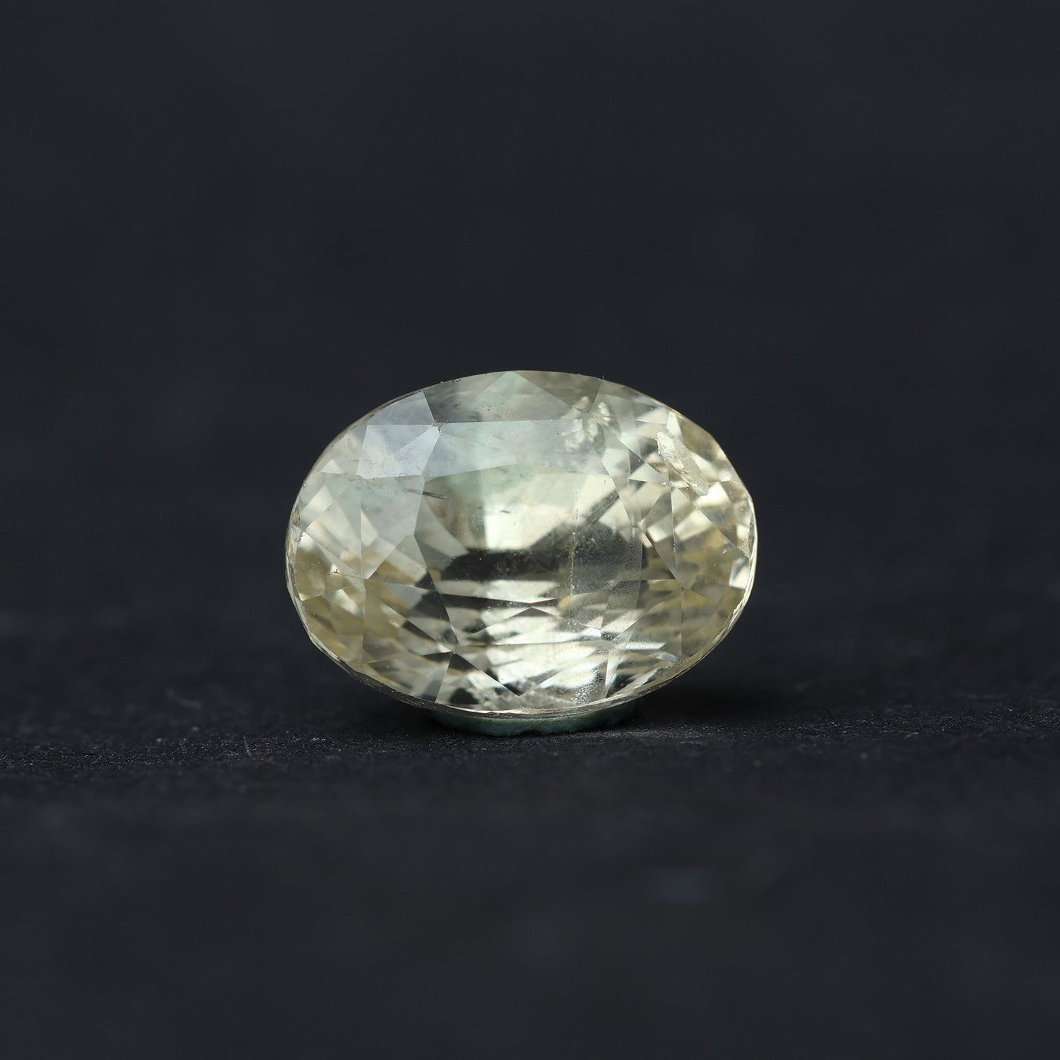 Yellow Sapphire - 6.17 Carat (Ceylon)