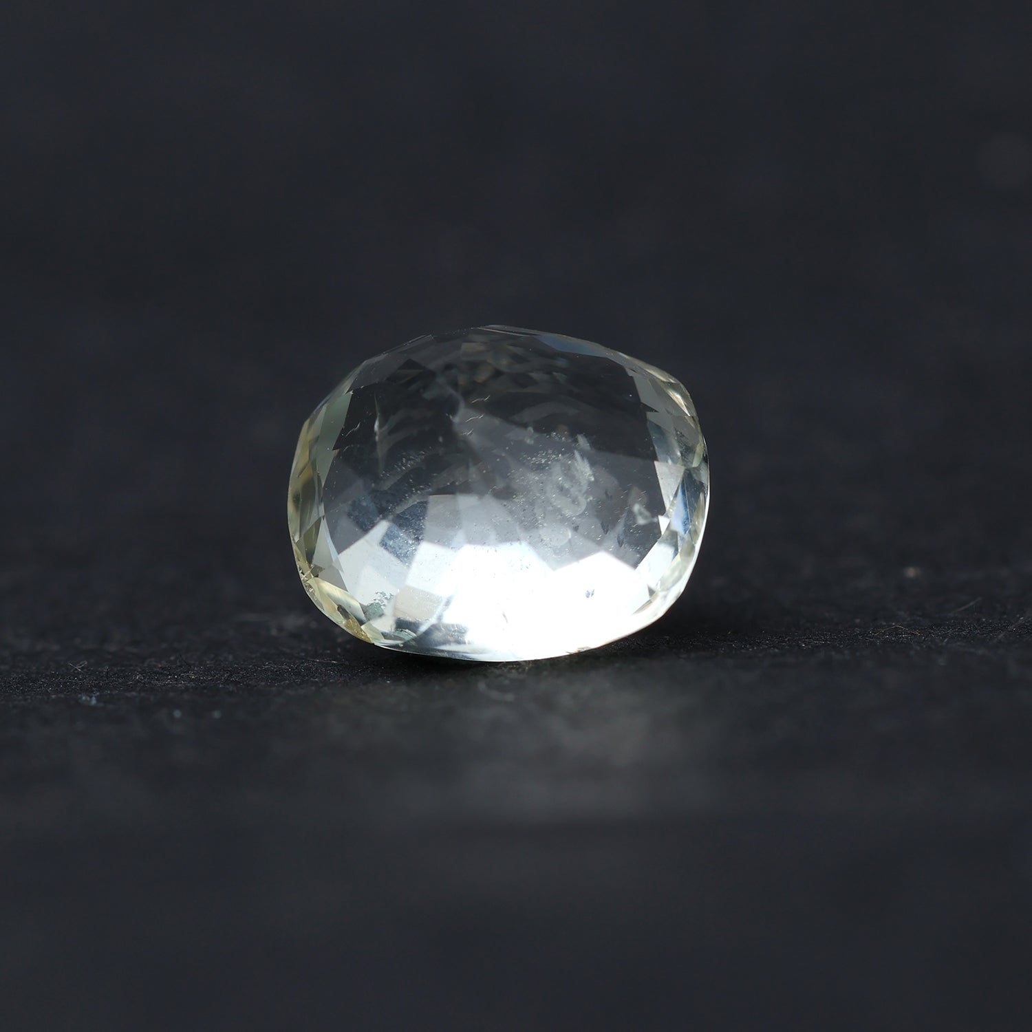 Yellow Sapphire - 5.15 Carat (Ceylon)