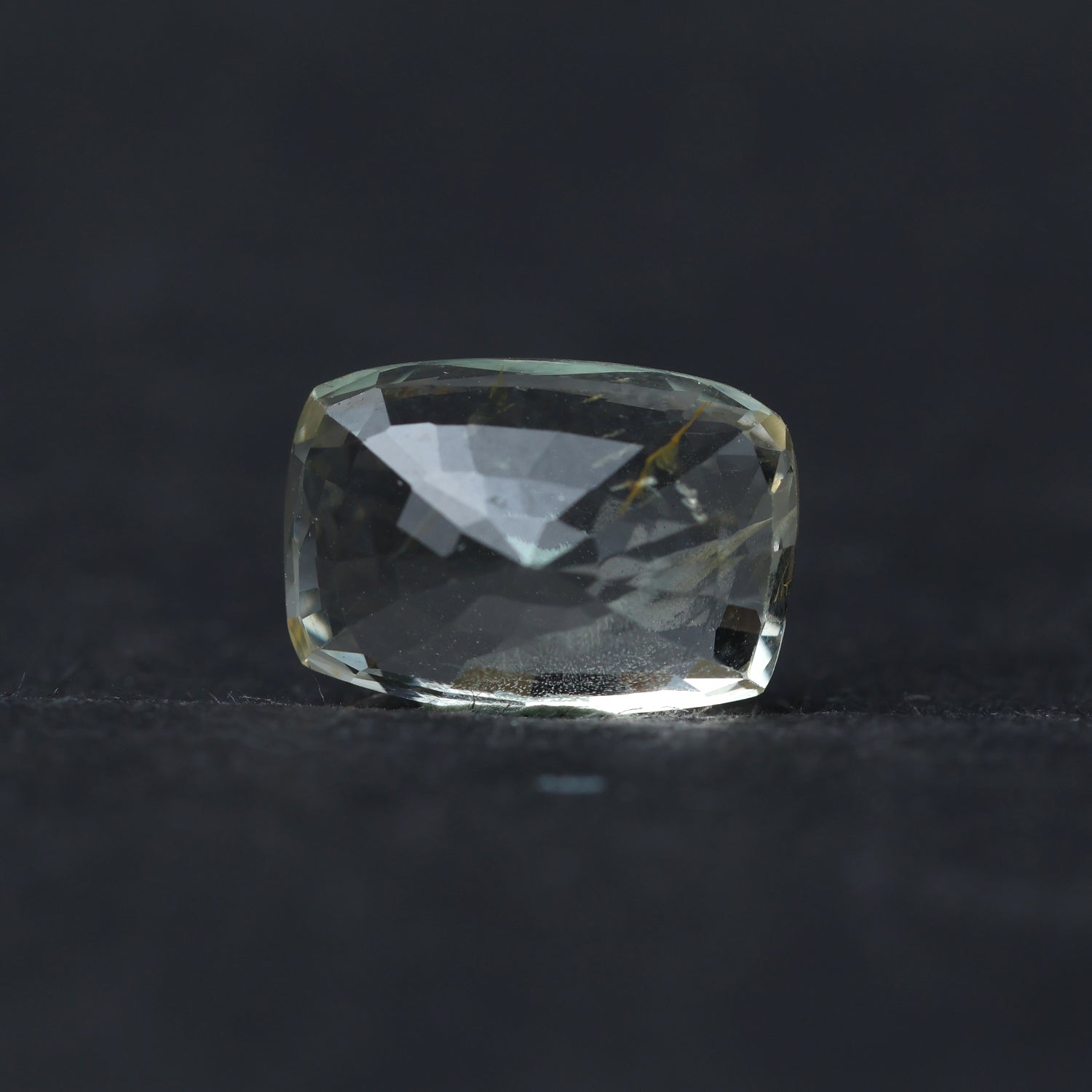 Yellow Sapphire - 6.16 Carat (Ceylon)