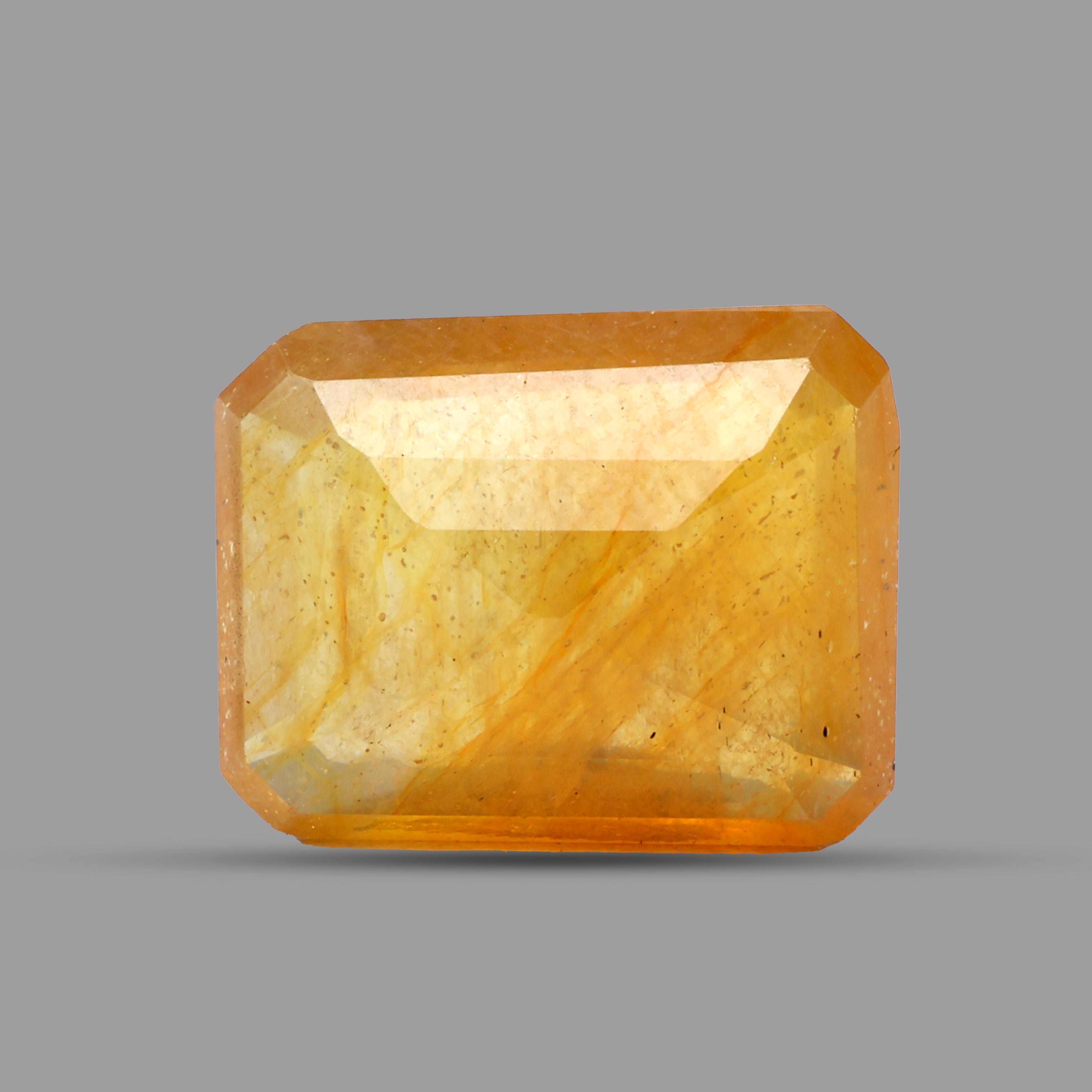 Yellow Sapphire - 4.64 Carat