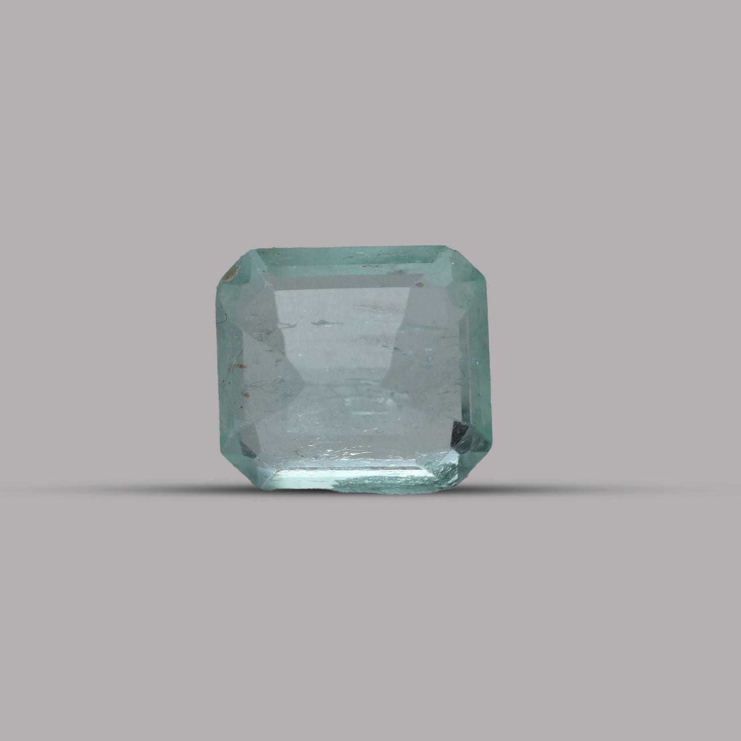Emerald ( Panna ) - 3.95 Carat