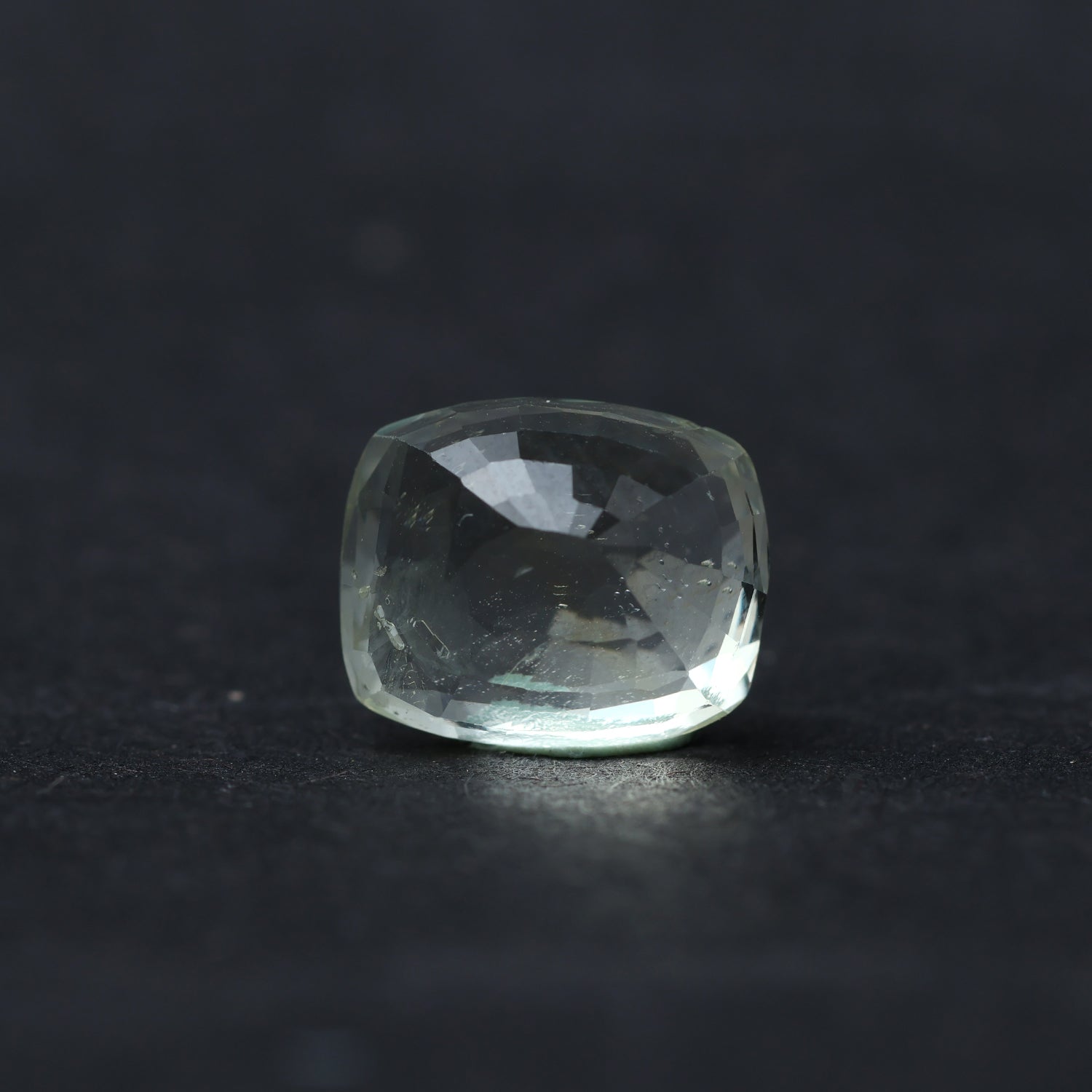 Yellow Sapphire - 5.64 Carat (Ceylon)