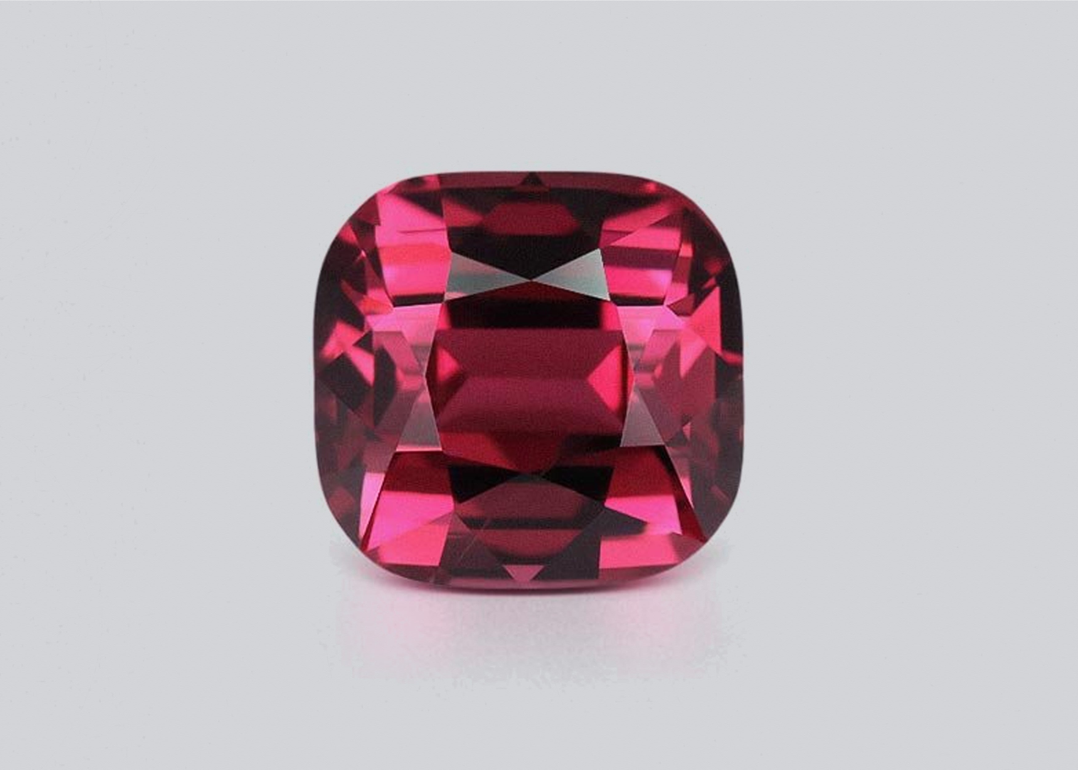 Garnet ( 5.15 Carat )