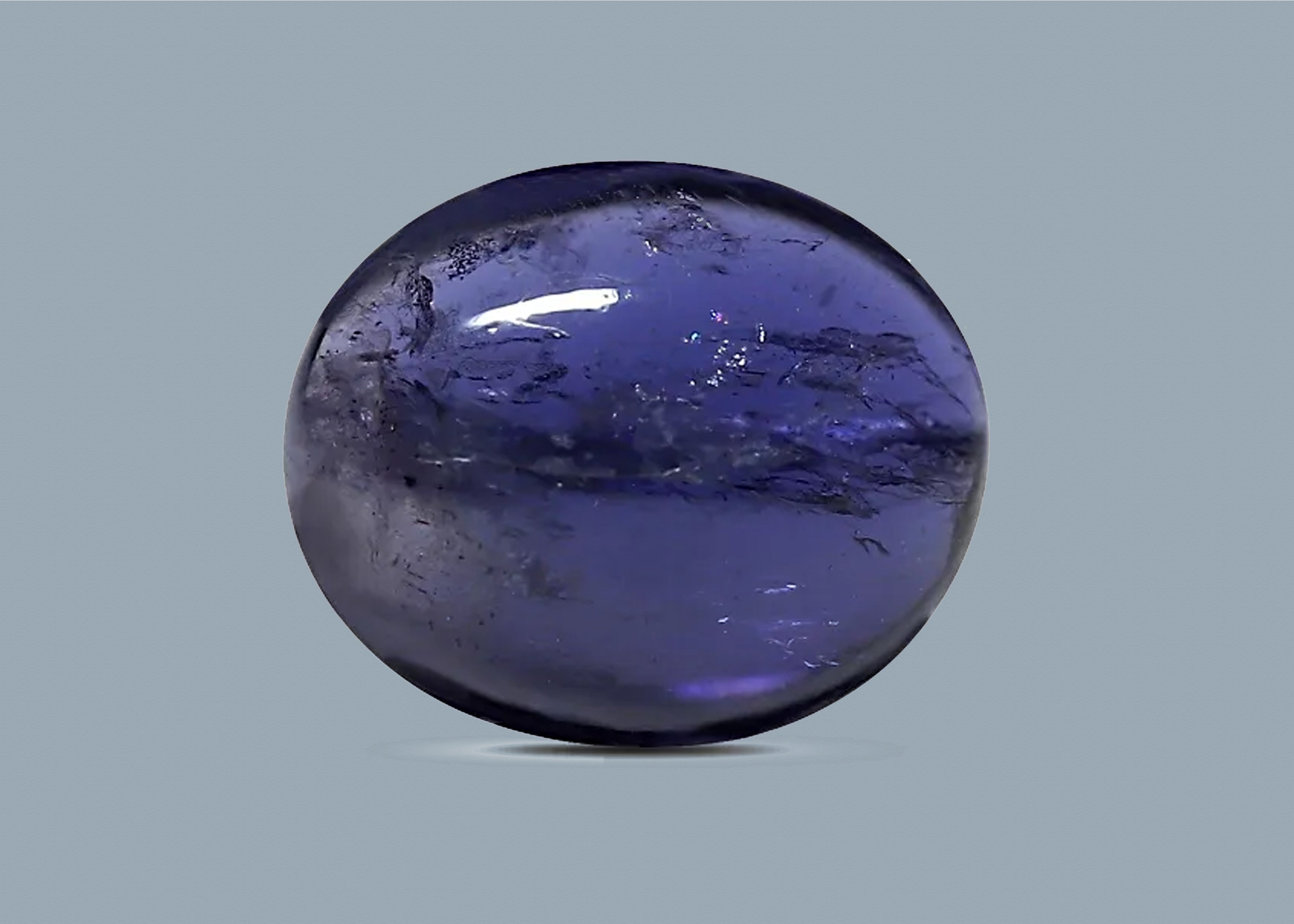 Iolite/Neeli ( 4.37 Carat )