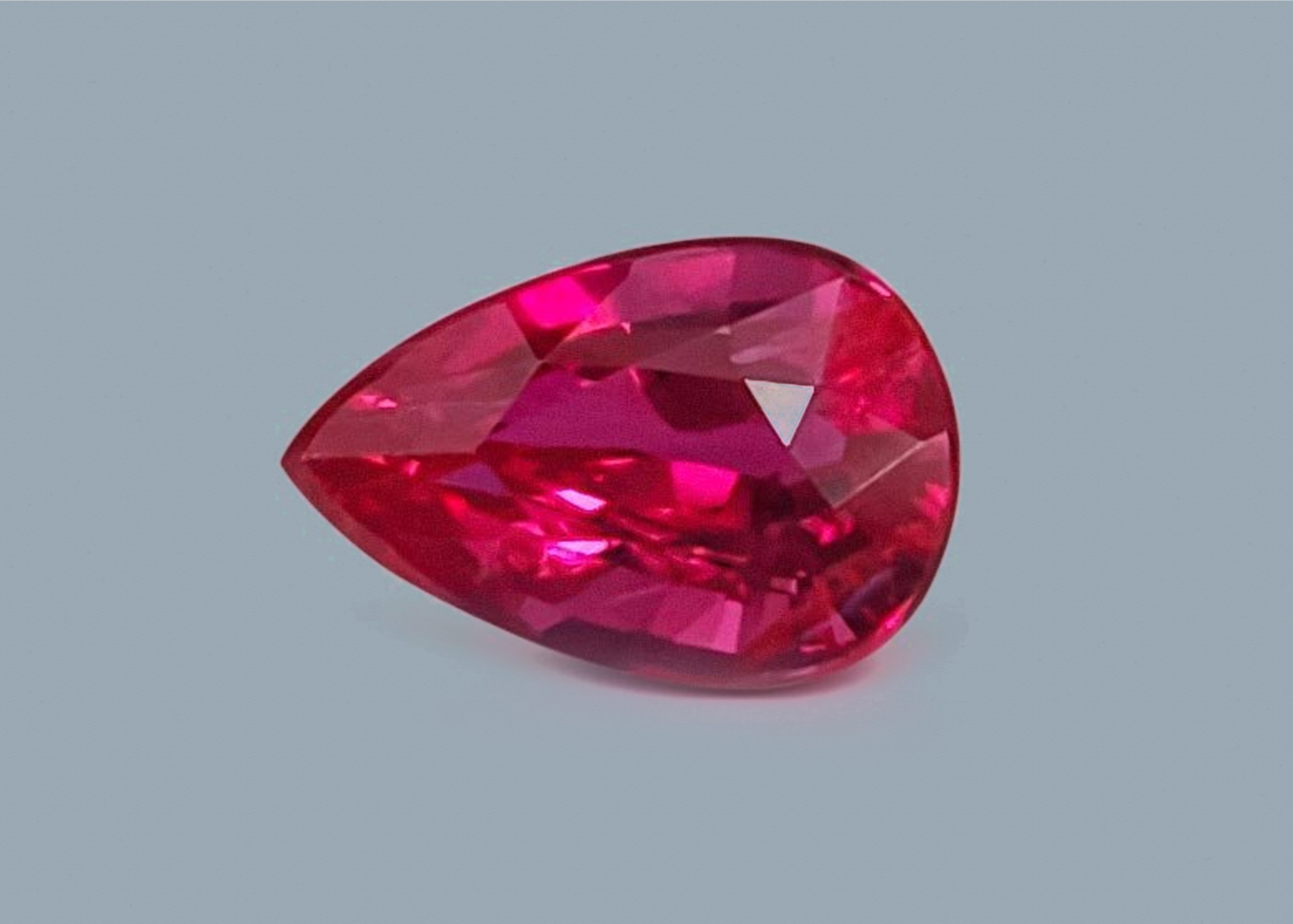 Ruby (4.11 Carat )