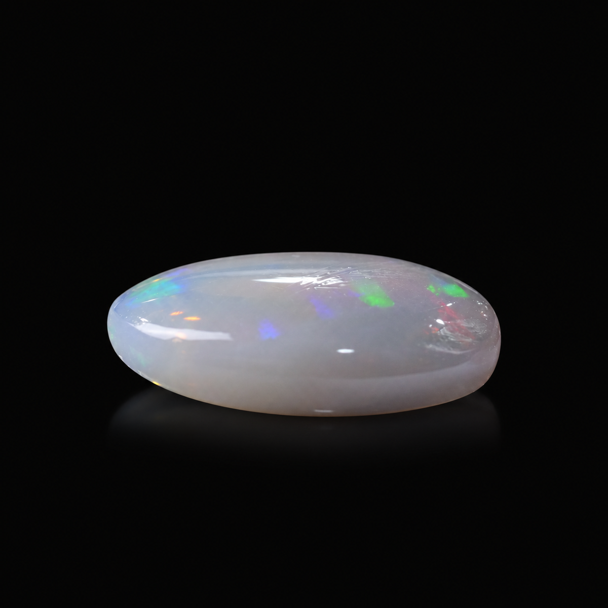 sheet:te_oval_opal_on_black-3.png?v=1791605639