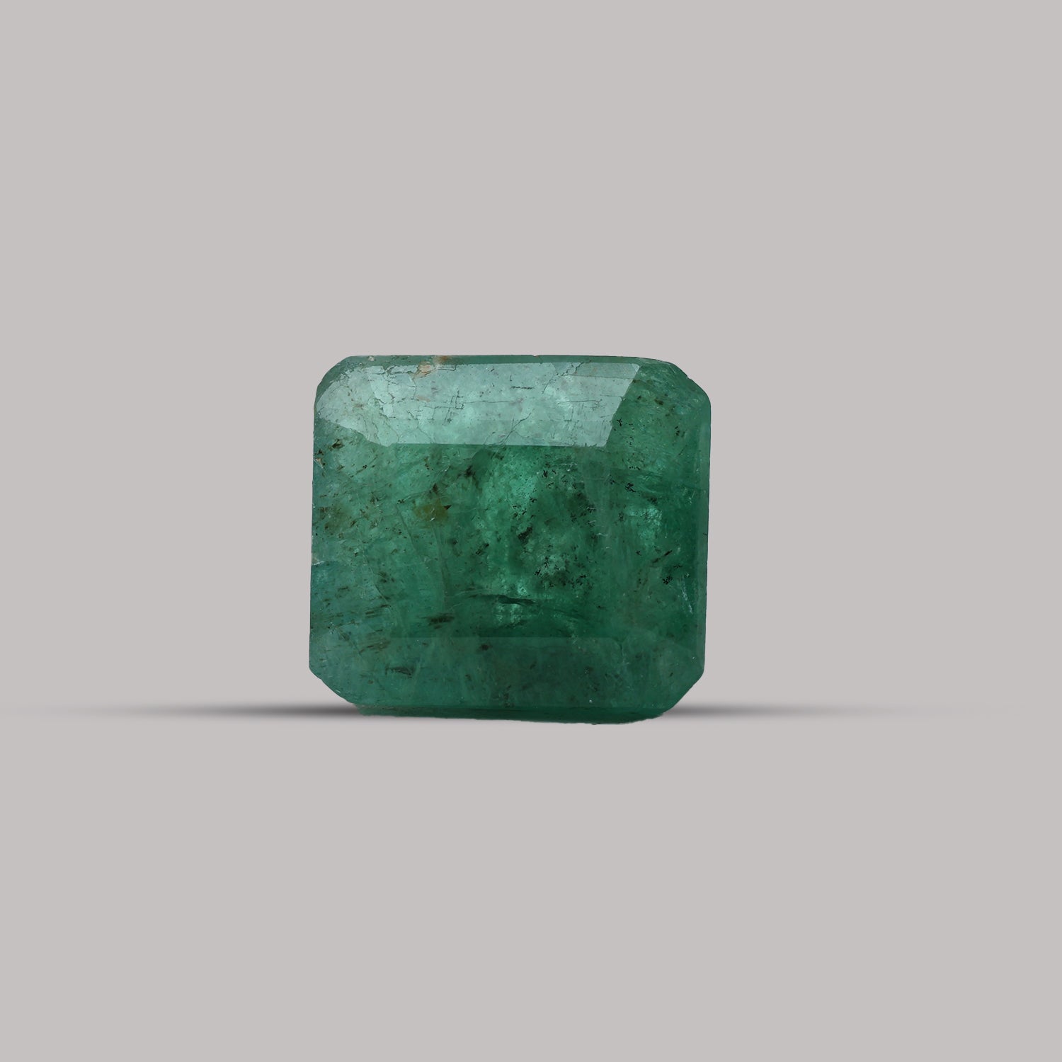 Emerald ( Panna ) - 4.94   Carat