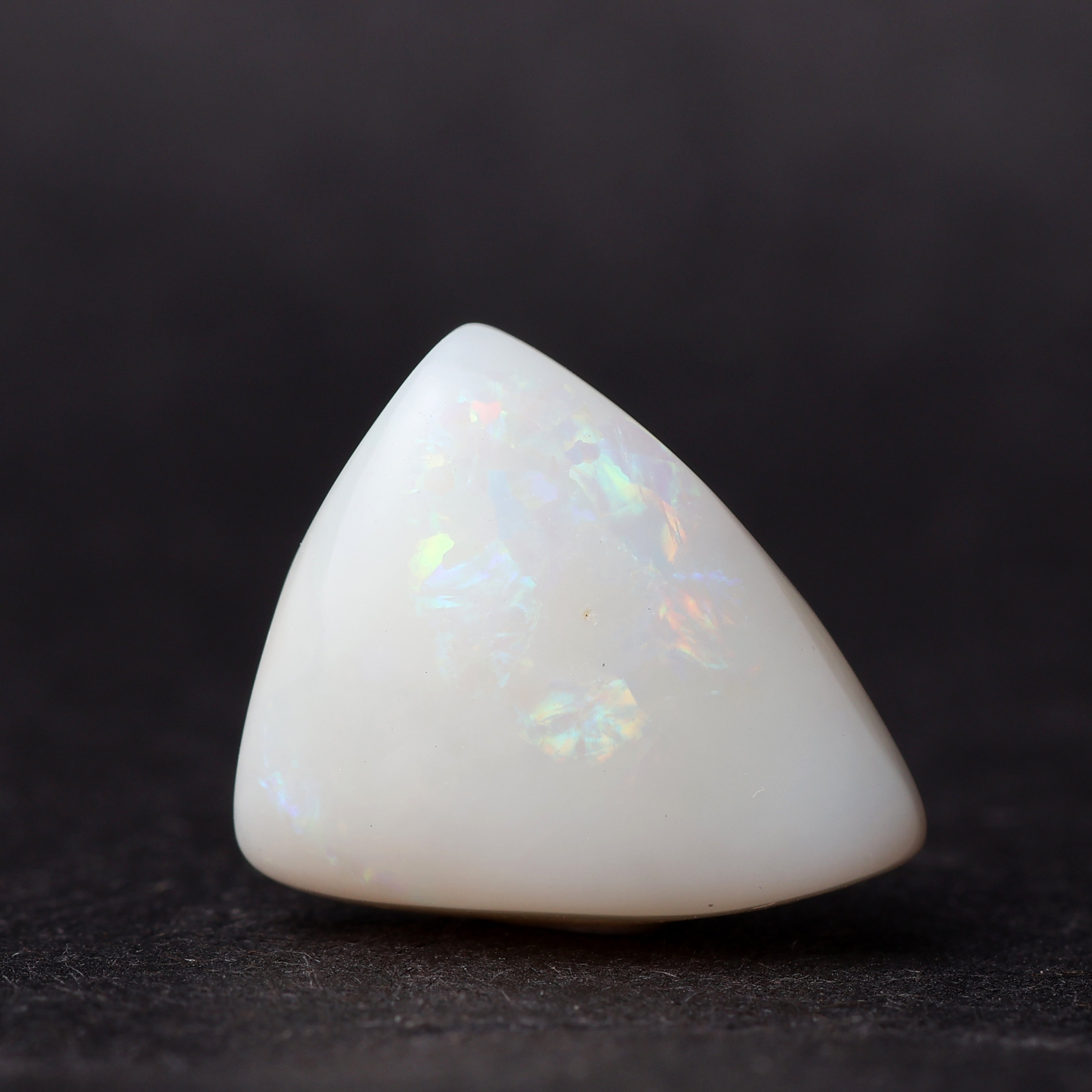 Opal (Australian)  -  5.91  Carat