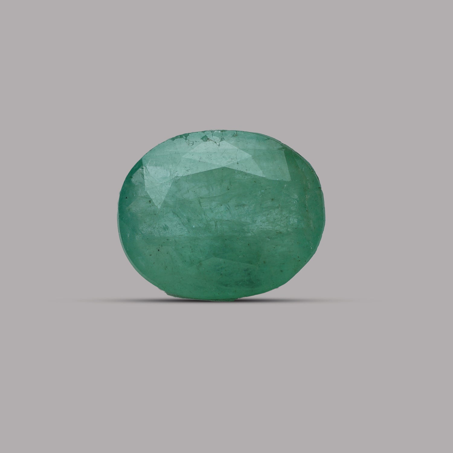 Emerald ( Panna ) - 4.8   Carat