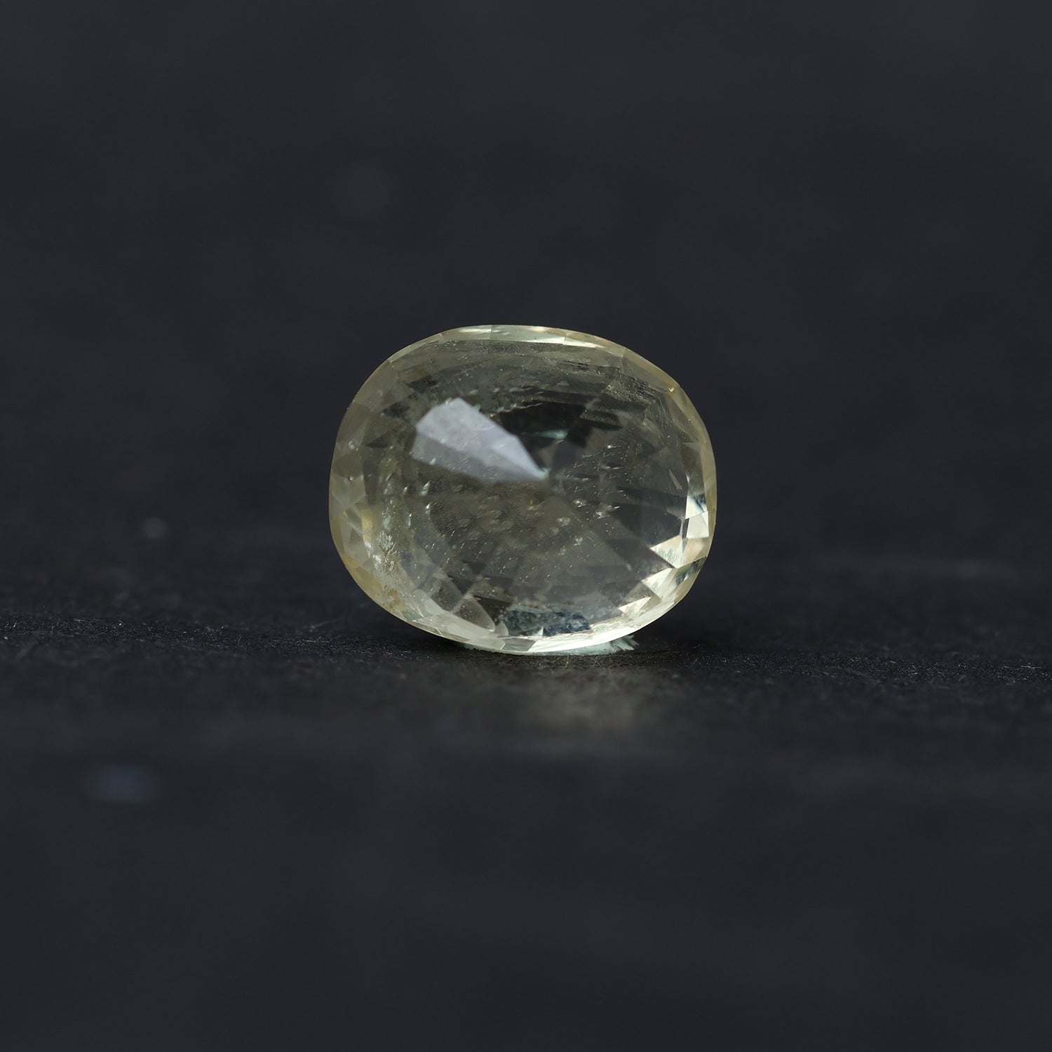 Yellow Sapphire -  6.09   Carat (Ceylon)