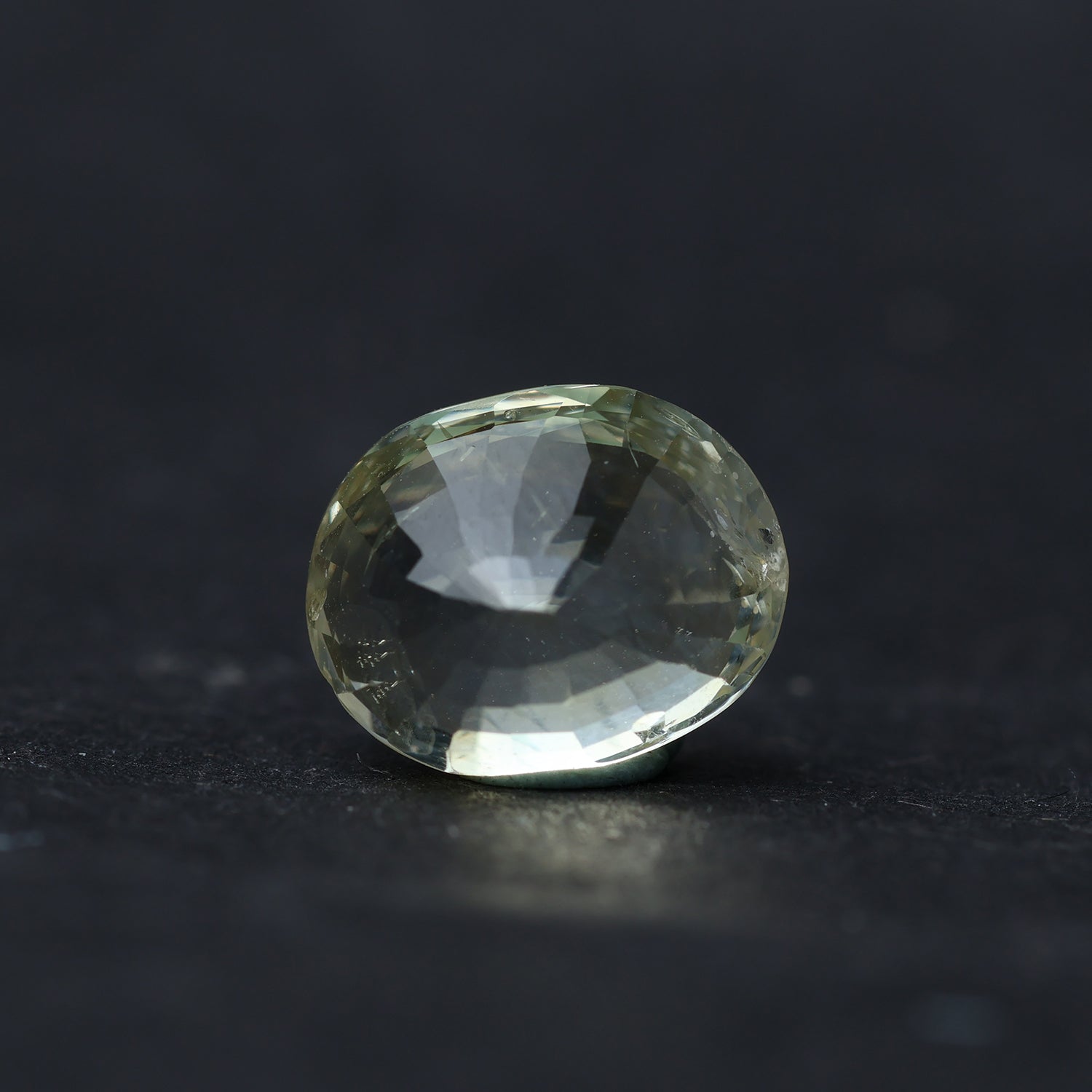 Yellow Sapphire -  6.06  Carat (Ceylon)