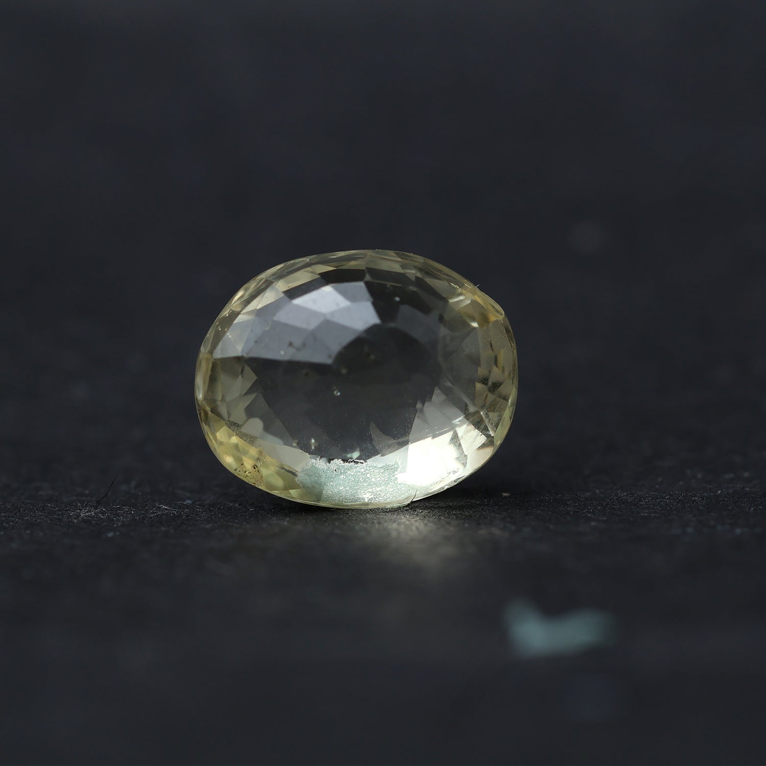 Yellow Sapphire -  6.16 Carat (Ceylon)